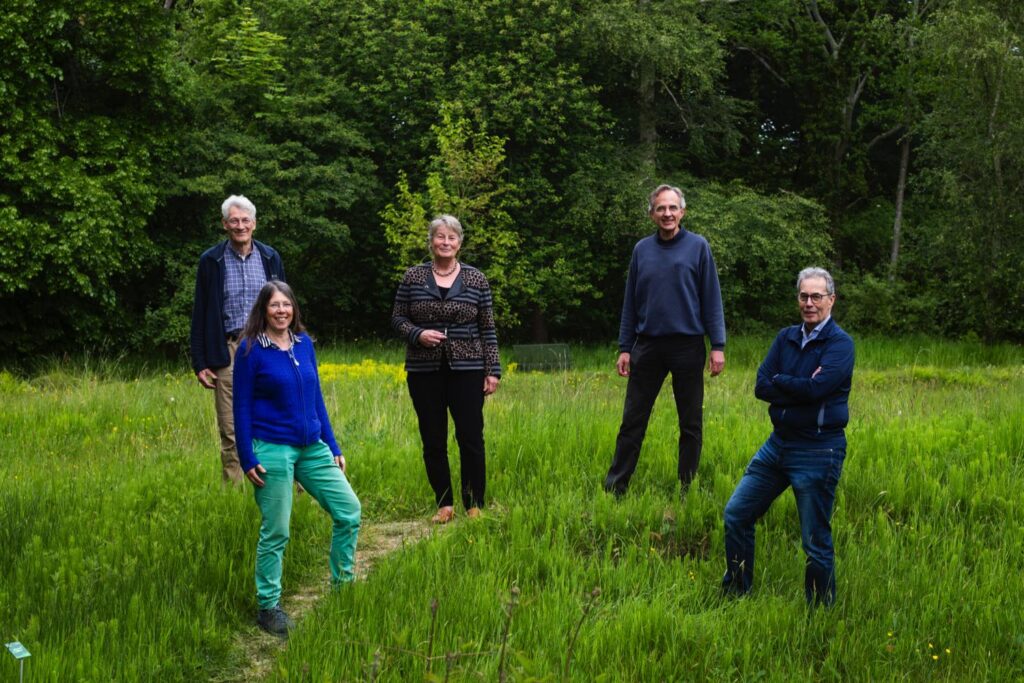 Van links naar rechts: Tjerk Zwanenburg (vz), Tineke van der Meij, Arike Tomson (secr), Gerard Renardel (fin.) en Michiel Verbeek.
